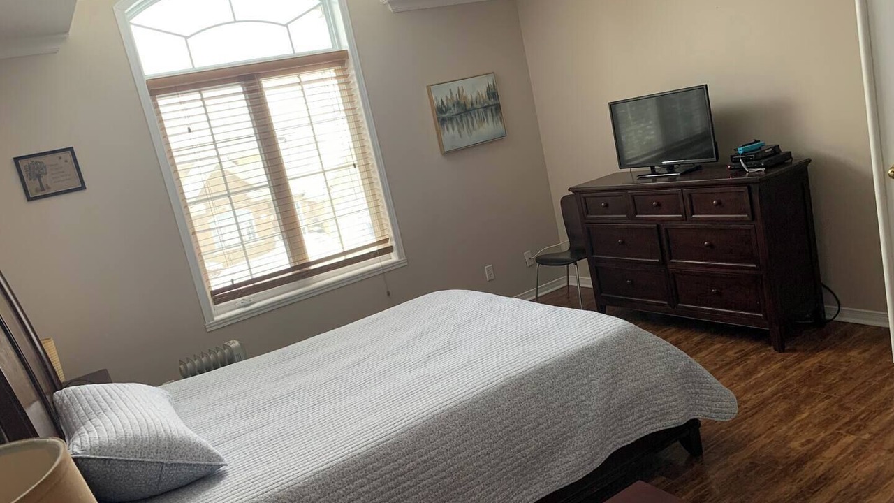 Photo of Bedroom in Pincourt