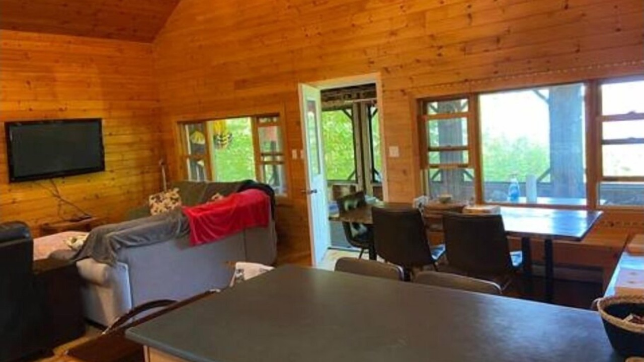 Photo of Livingroom in Central Frontenac