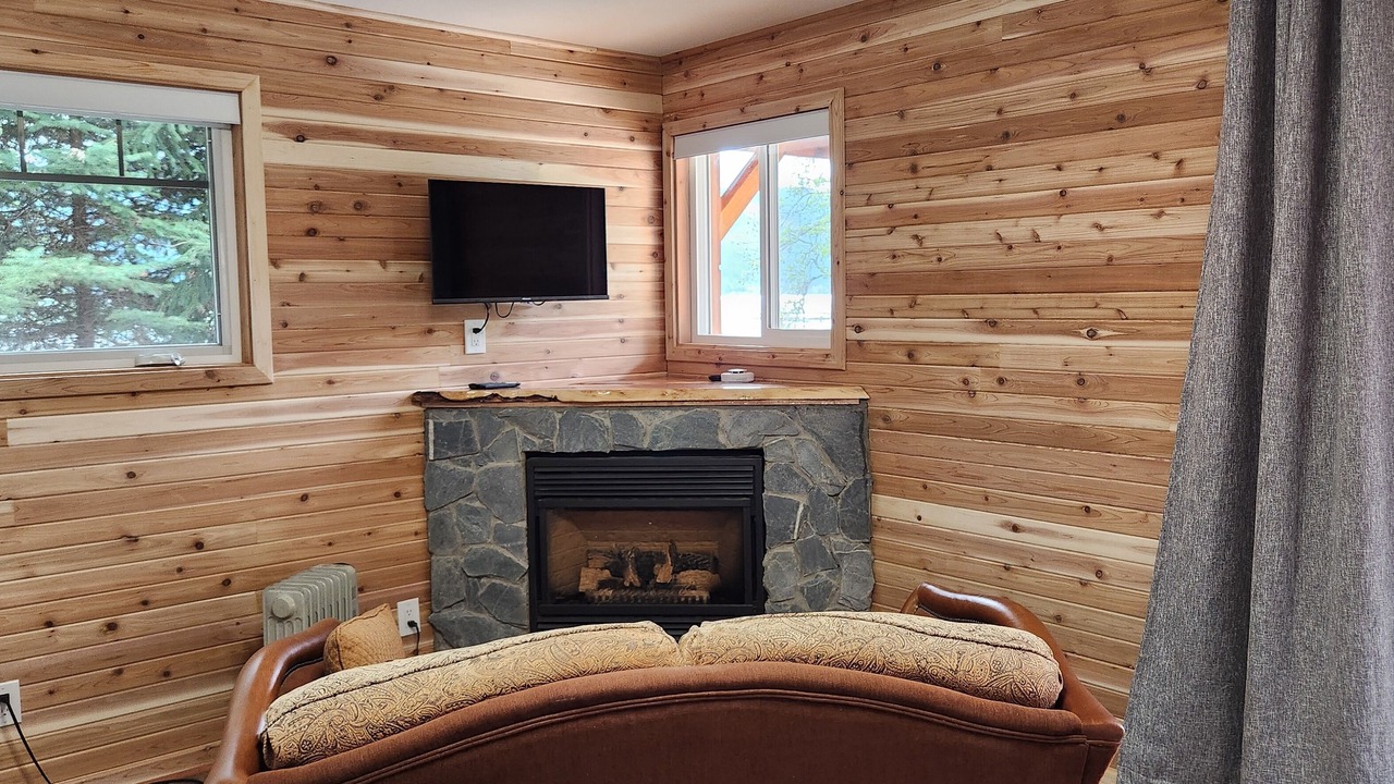 Photo of Livingroom in Youbou