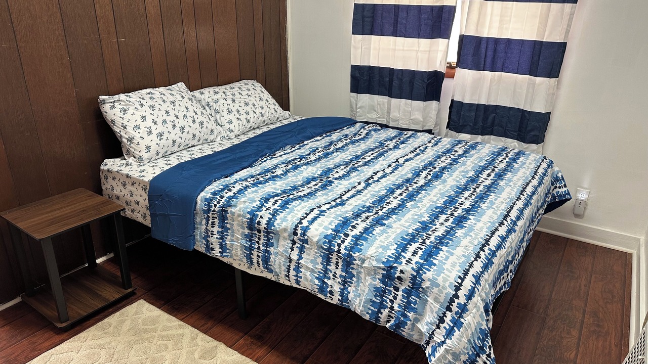 Photo of Bedroom in Vulcan