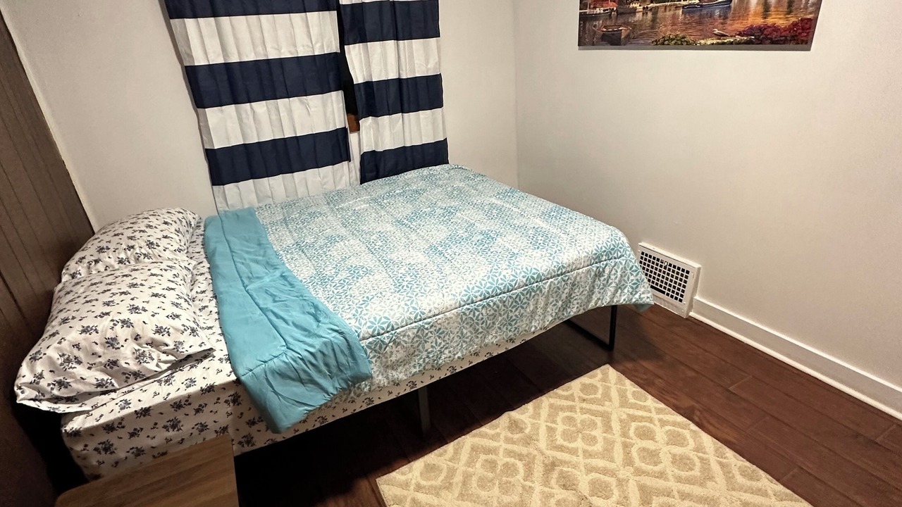 Photo of Bedroom in Vulcan