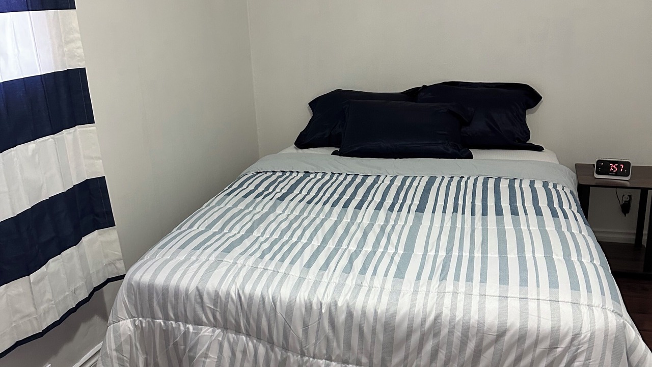 Photo of Bedroom in Vulcan