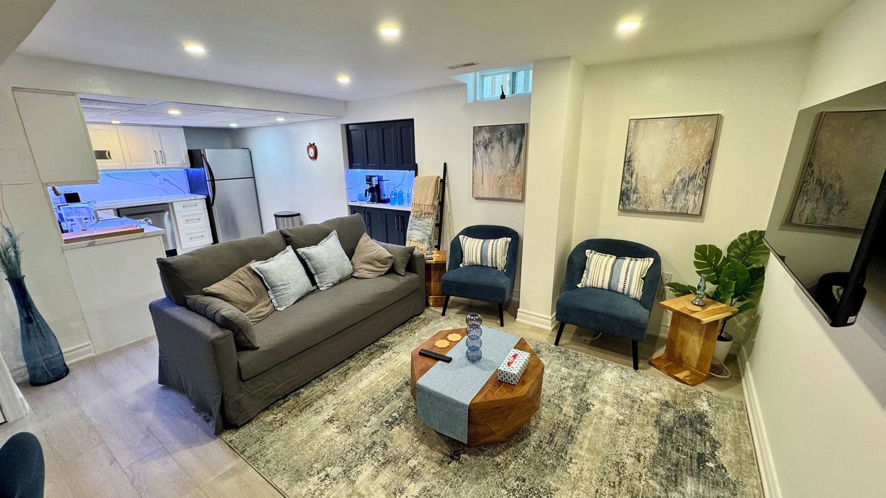 Photo of Livingroom in Erin Mills