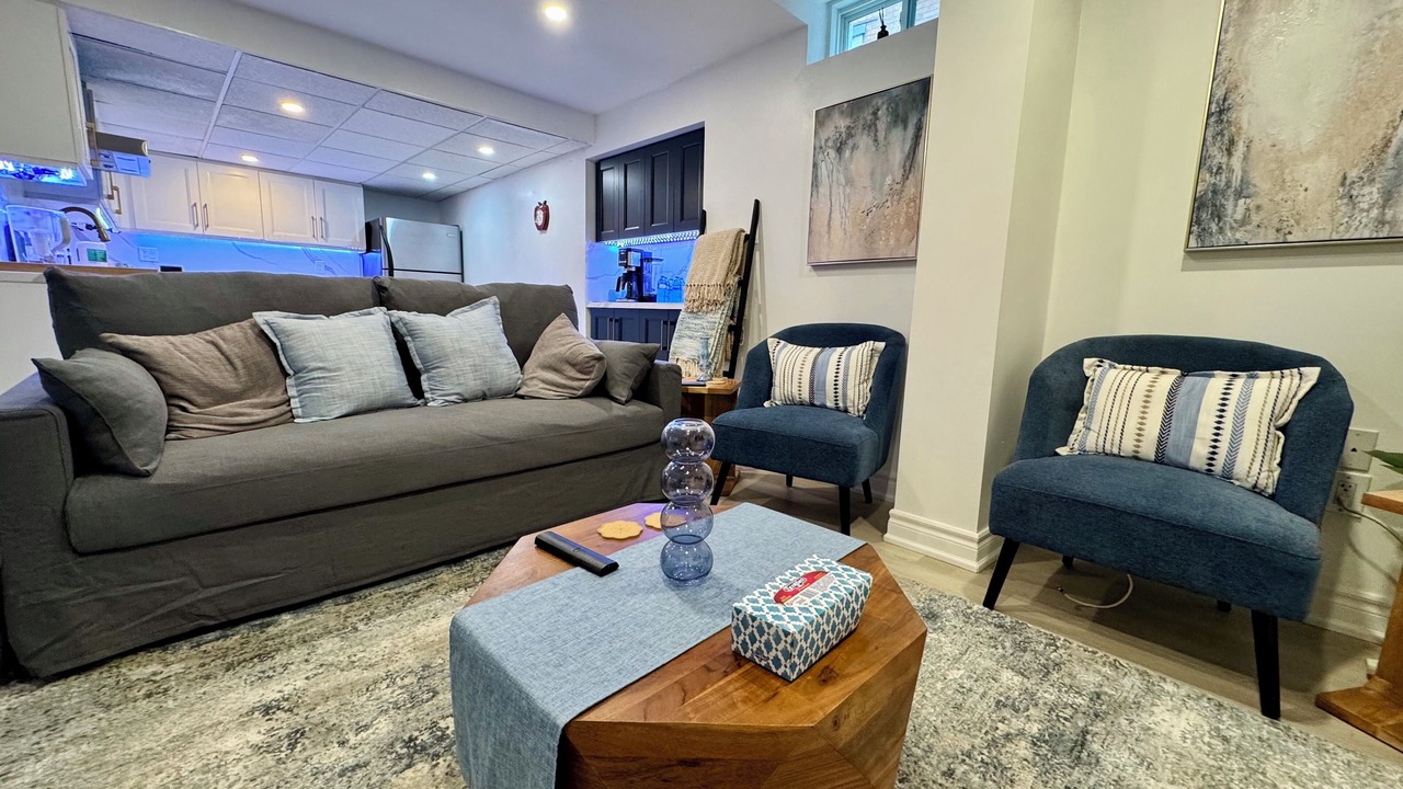 Photo of Livingroom in Erin Mills