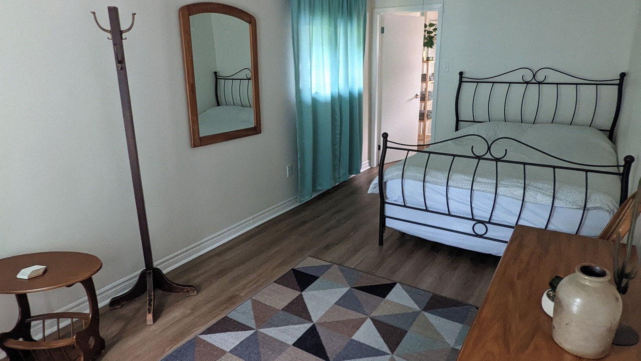 Photo of Bedroom in Front of Yonge
