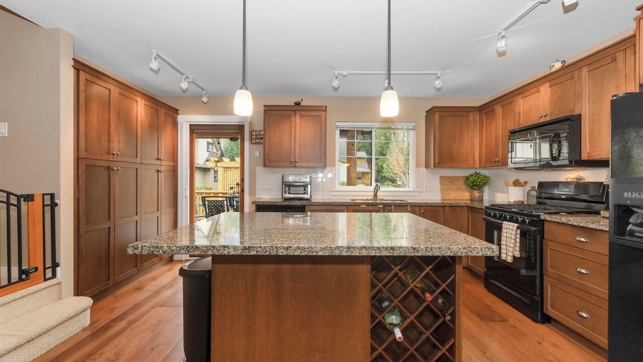 Photo of Kitchen in Lindell Beach