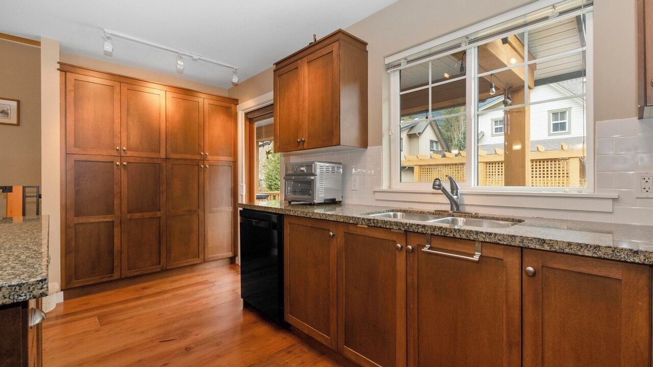 Photo of Kitchen in Lindell Beach