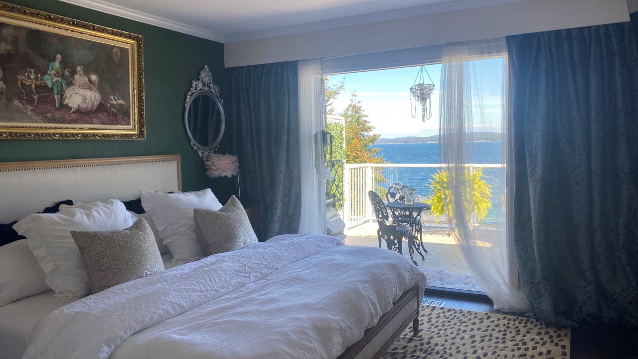 Photo of Bedroom in Chemainus