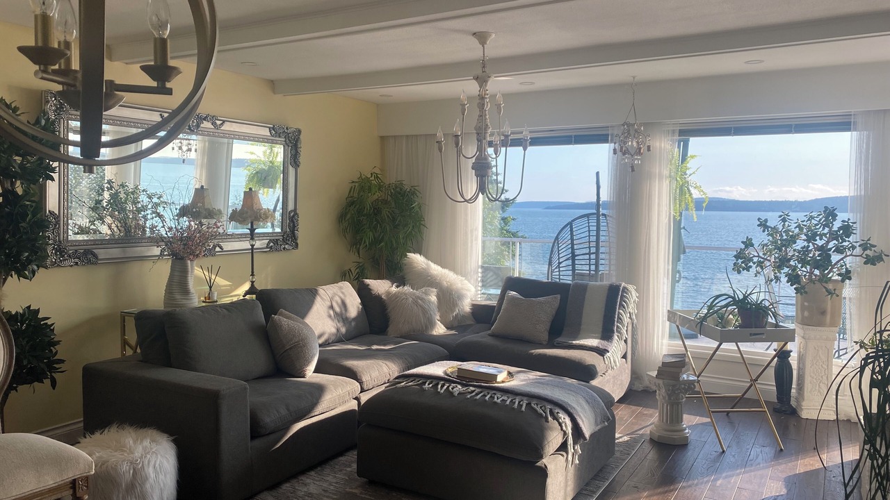 Photo of Livingroom in Chemainus