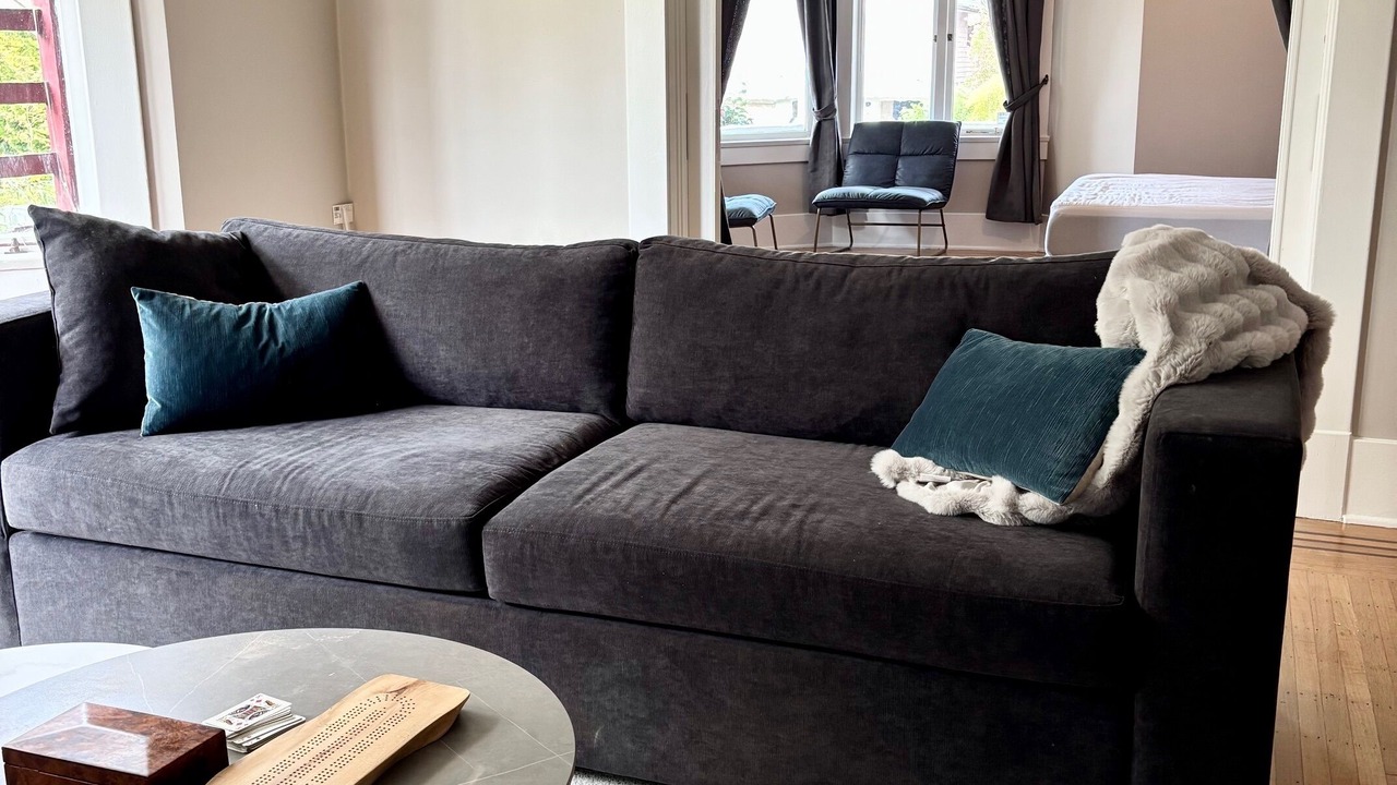 Photo of Livingroom in Kitsilano