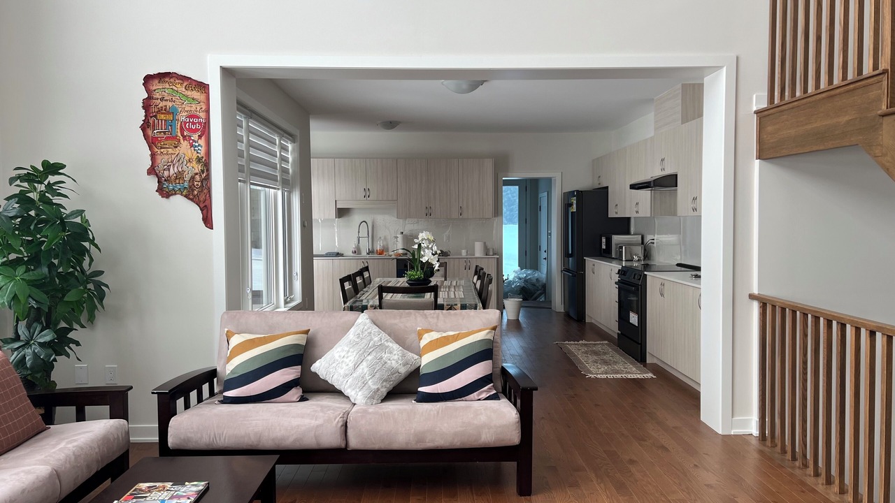 Photo of Livingroom in Lake of Bays