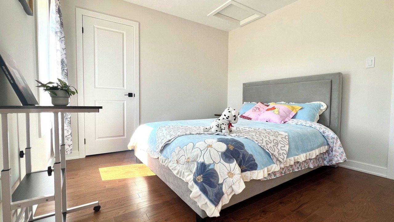 Photo of Bedroom in Lake of Bays