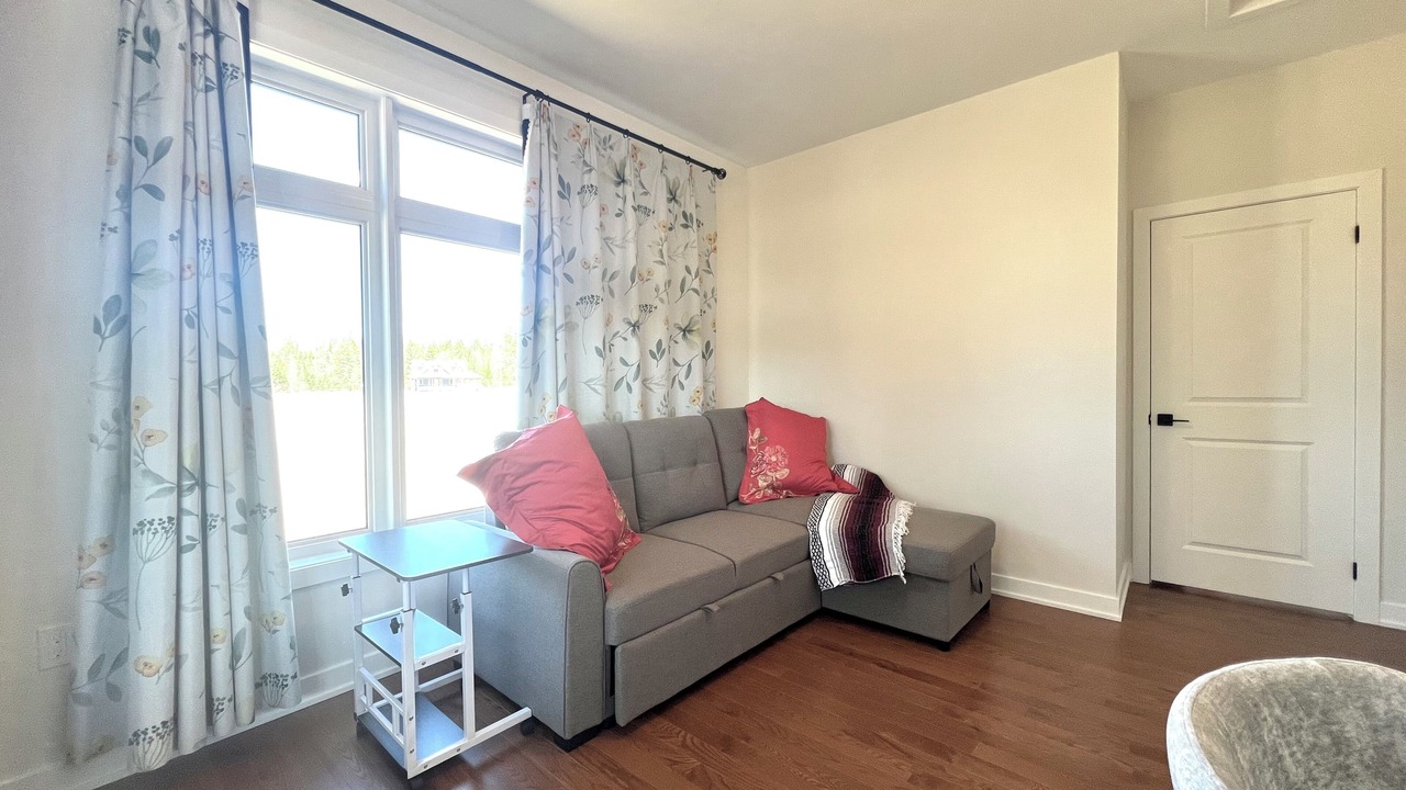 Photo of Livingroom in Lake of Bays