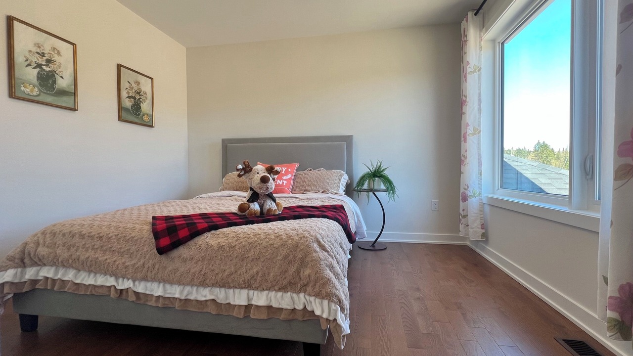 Photo of Bedroom in Lake of Bays