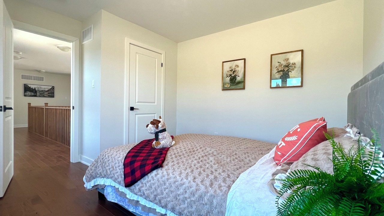 Photo of Bedroom in Lake of Bays