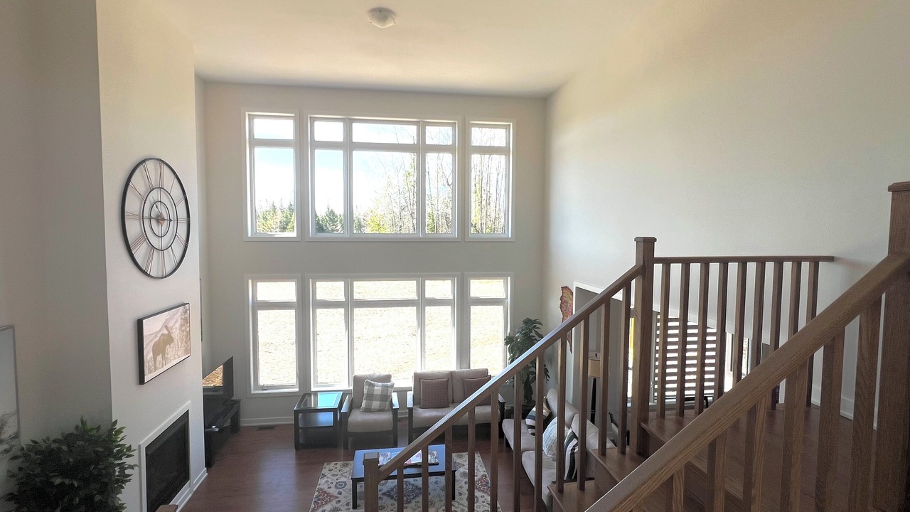 Photo of Livingroom in Lake of Bays