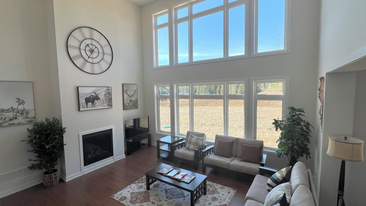 Photo of Livingroom in Lake of Bays