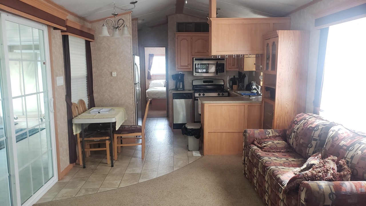 Photo of Livingroom in Division No. 8