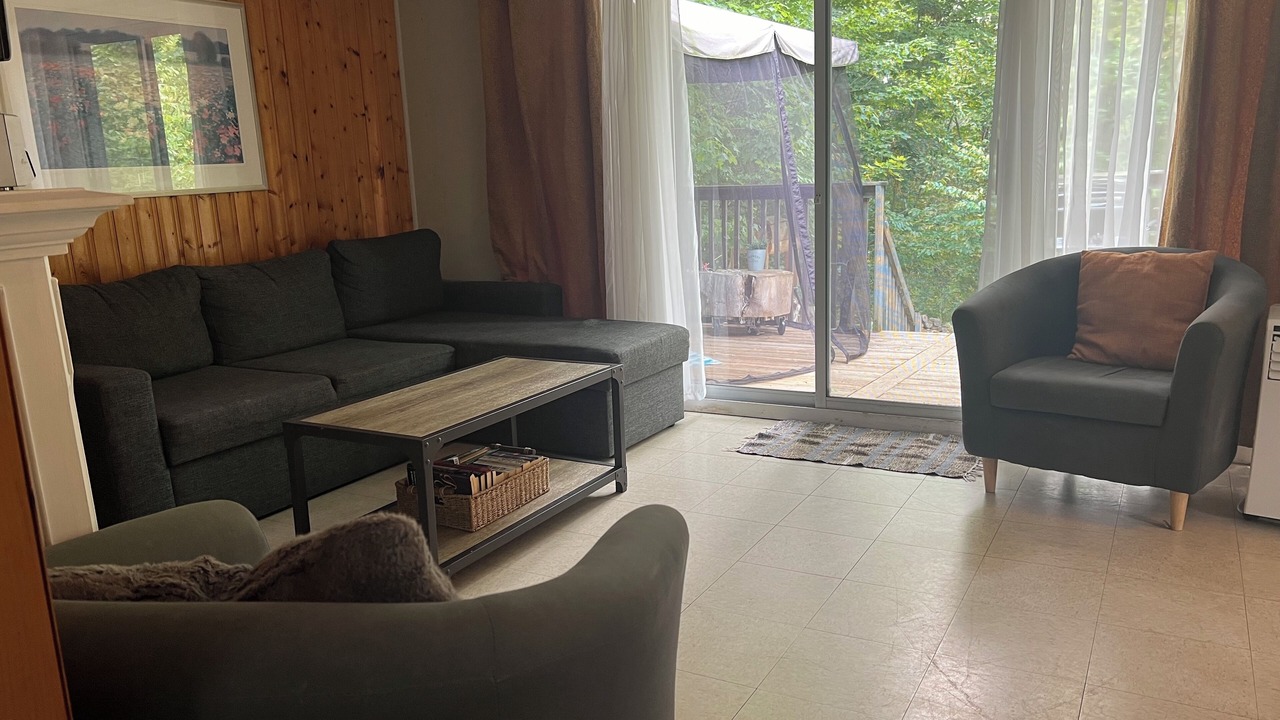 Photo of Livingroom in Frontenac