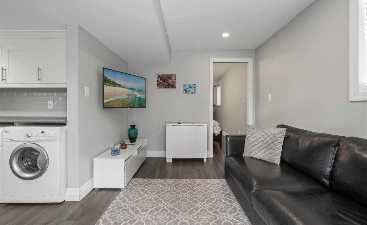 Photo of Livingroom in Durham Region