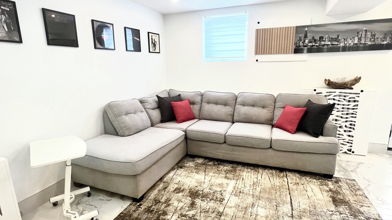Photo of Livingroom in Lakeview