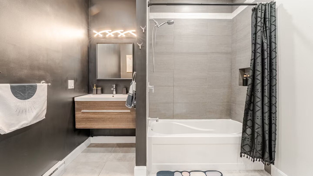 Photo of Bathroom in Lachine