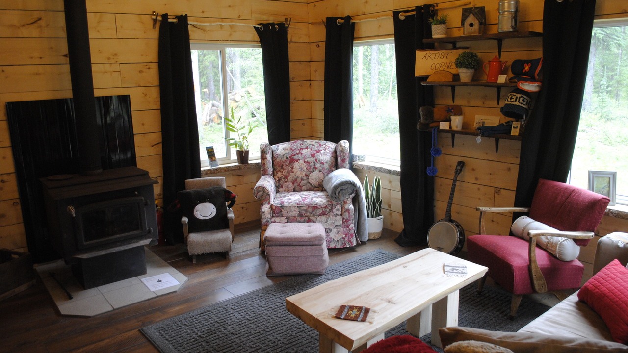 Photo of Livingroom in Dease Lake