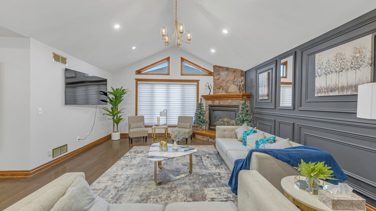 Photo of Livingroom in LaSalle