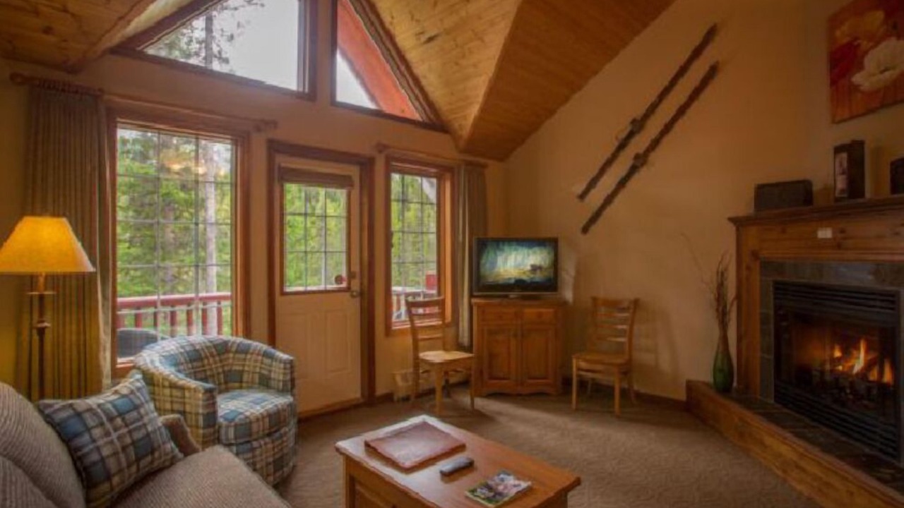 Photo of Livingroom in Lake Louise