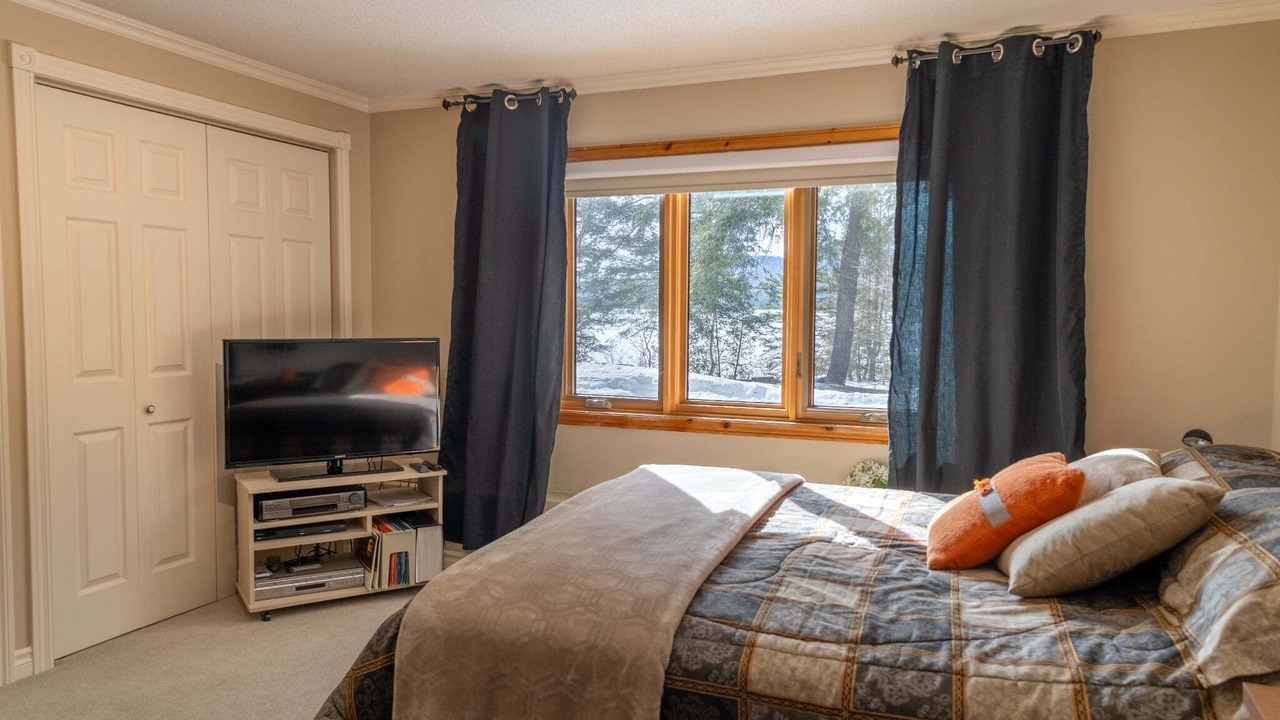 Photo of Bedroom in Saint-Denis-de-Brompton