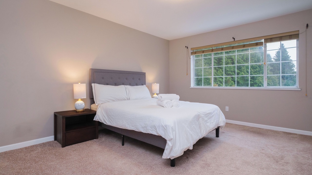 Photo of Bedroom in Oakridge