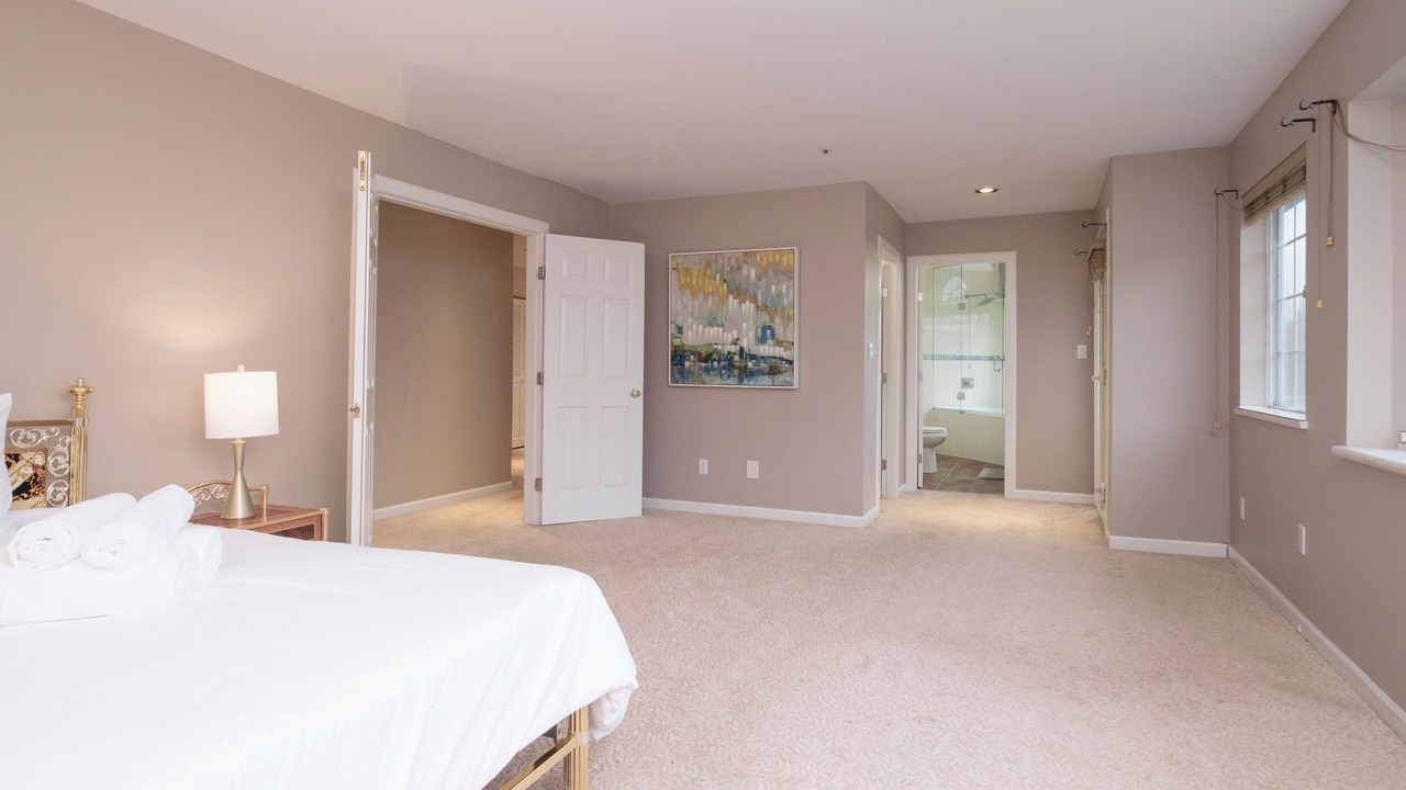 Photo of Bedroom in Oakridge