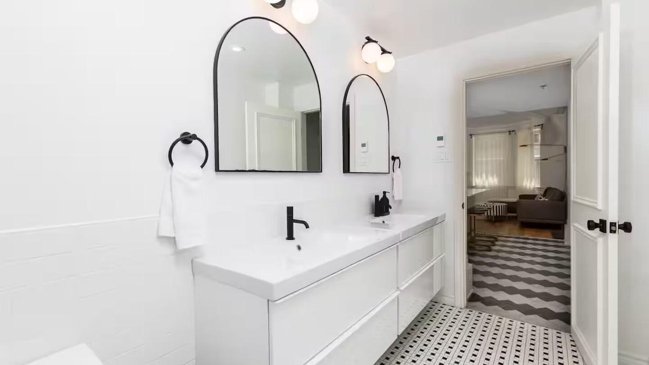 Photo of Bathroom in Shaughnessy Village