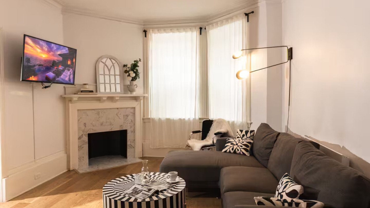Photo of Livingroom in Shaughnessy Village