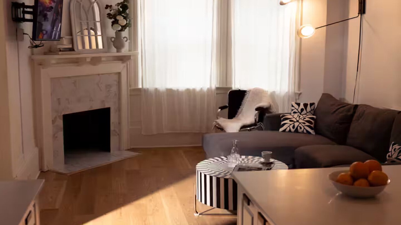 Photo of Livingroom in Shaughnessy Village