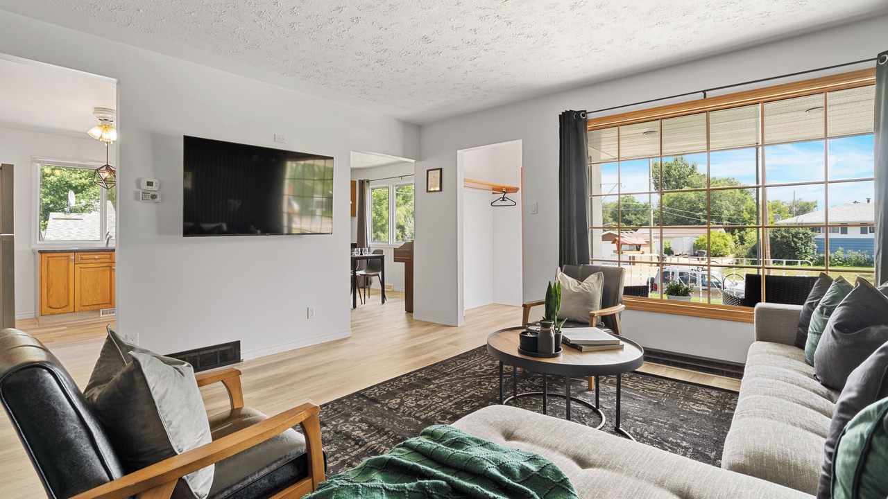 Photo of Livingroom in Drumheller