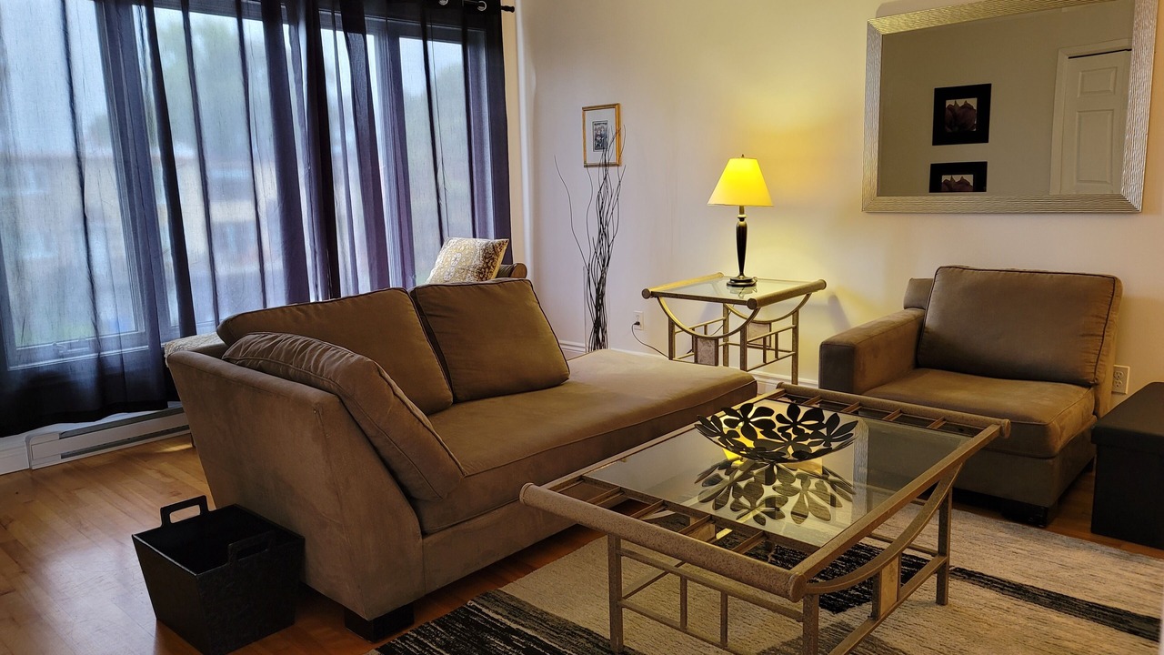 Photo of Livingroom in Pointe Claire