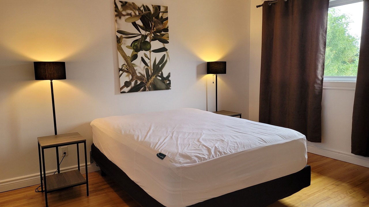 Photo of Bedroom in Pointe Claire