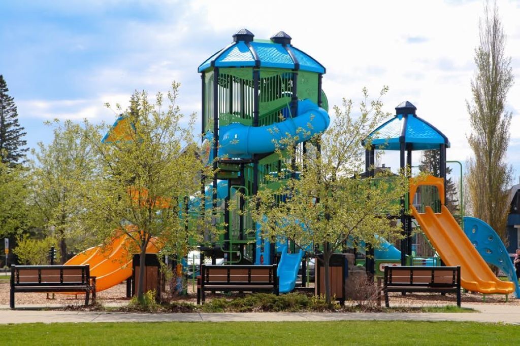 Photo of Others in Sylvan Lake