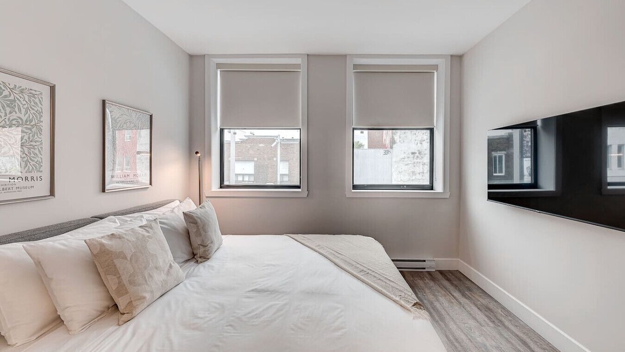 Photo of Bedroom in La Petite-Patrie