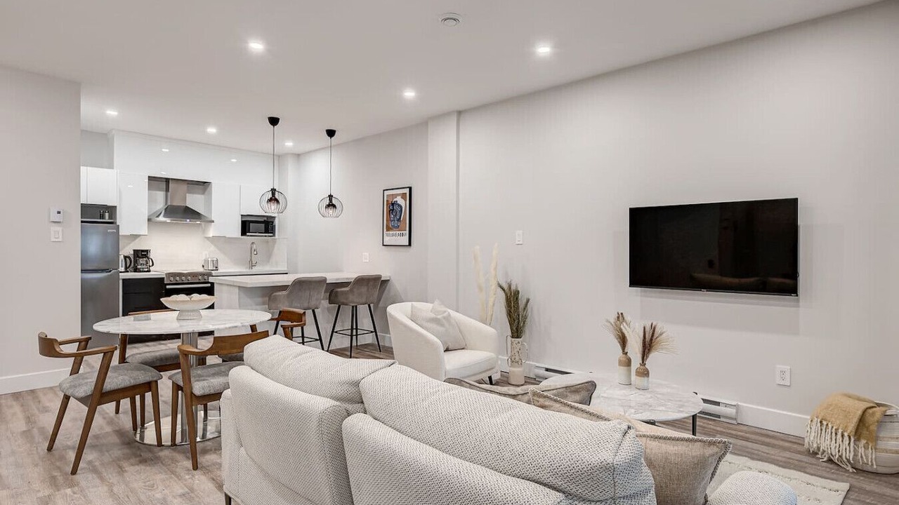 Photo of Livingroom in La Petite-Patrie