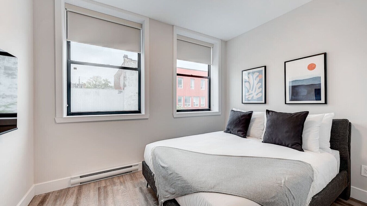 Photo of Bedroom in La Petite-Patrie