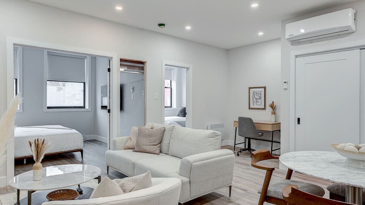 Photo of Livingroom in La Petite-Patrie