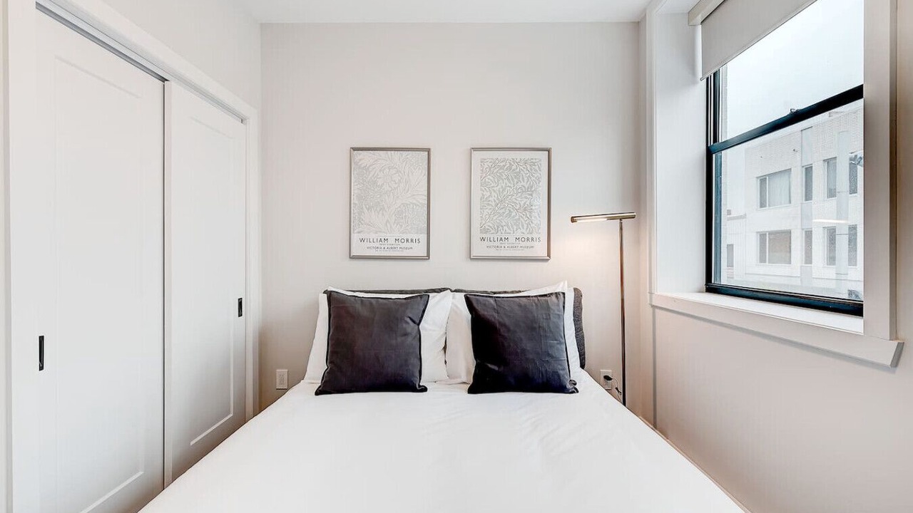 Photo of Bedroom in La Petite-Patrie