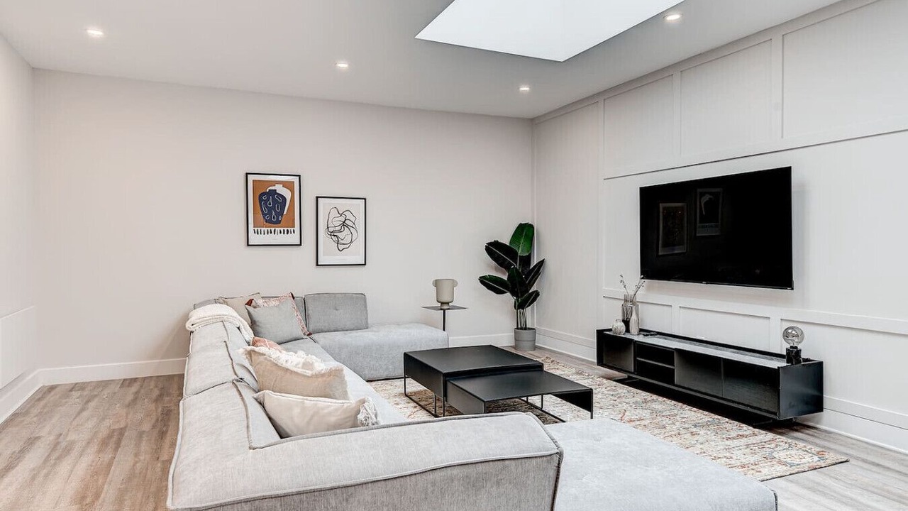 Photo of Livingroom in La Petite-Patrie