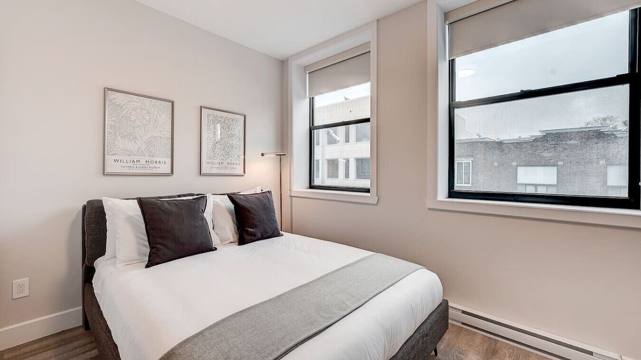 Photo of Bedroom in La Petite-Patrie