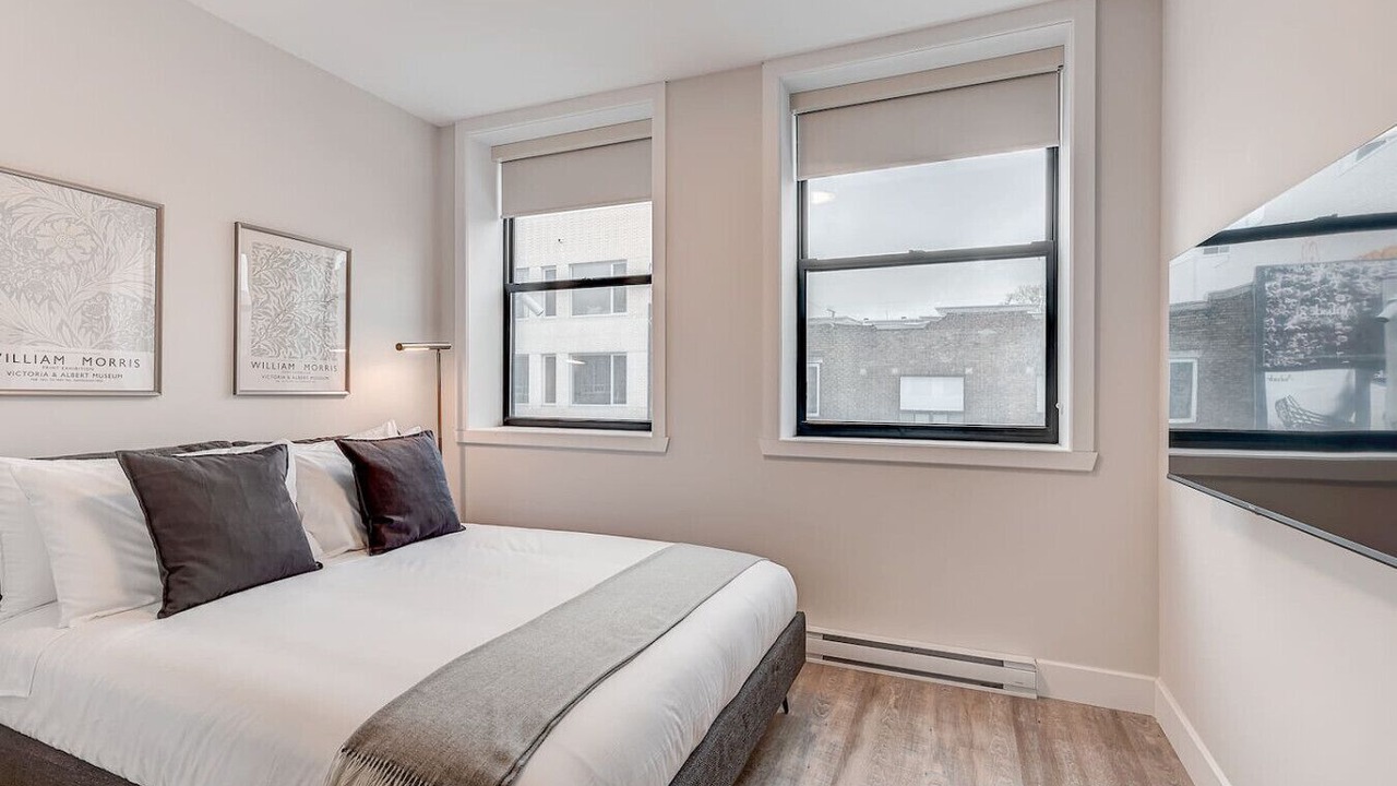 Photo of Bedroom in La Petite-Patrie