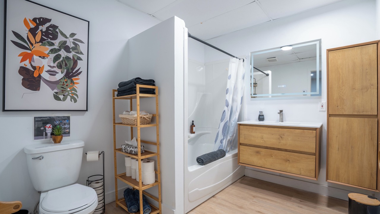 Photo of Bathroom in Le Haut-Saint-Francois Regional County Municipality