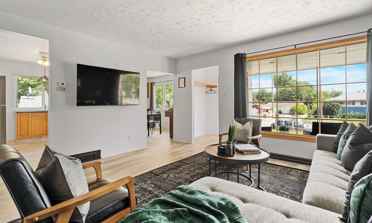 Photo of Livingroom in Drumheller