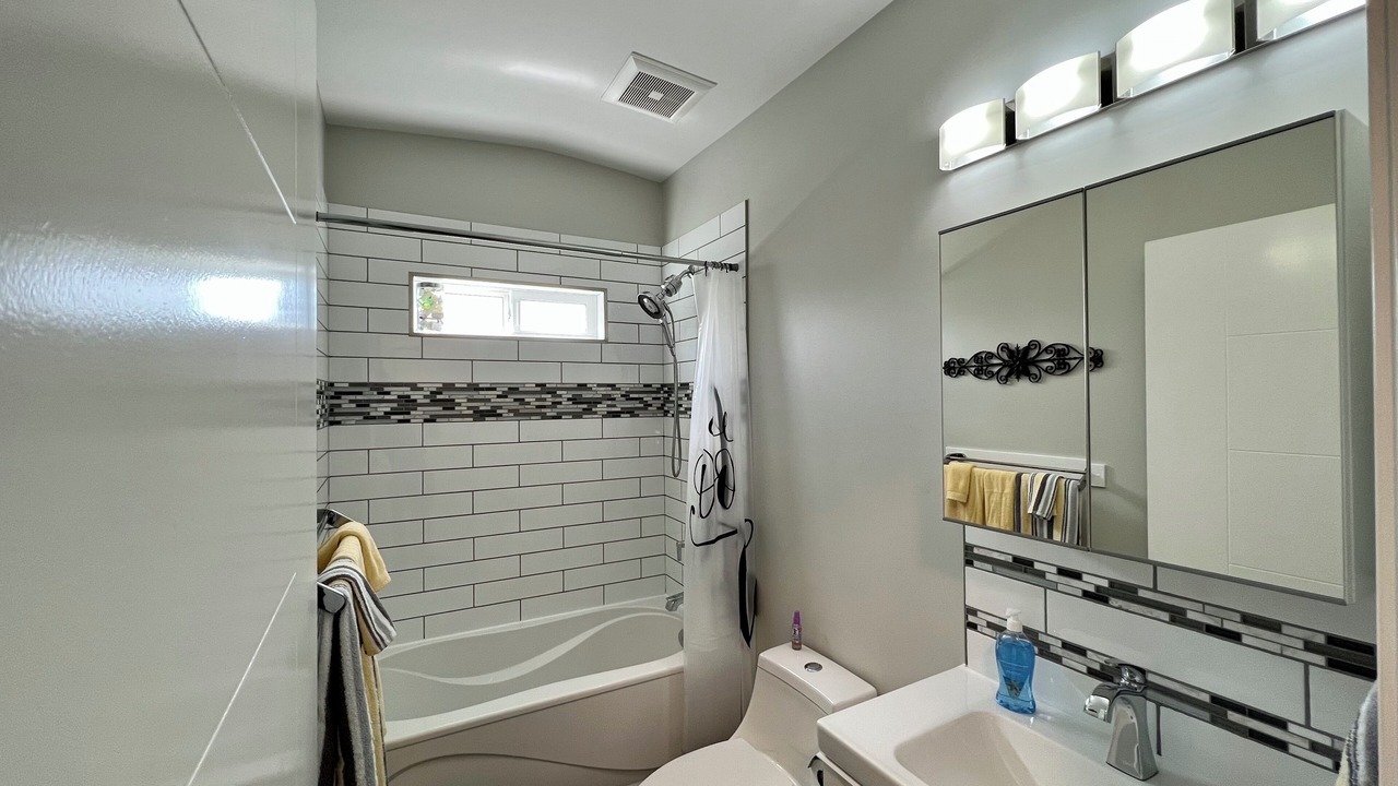 Photo of Bathroom in Okanagan-Similkameen